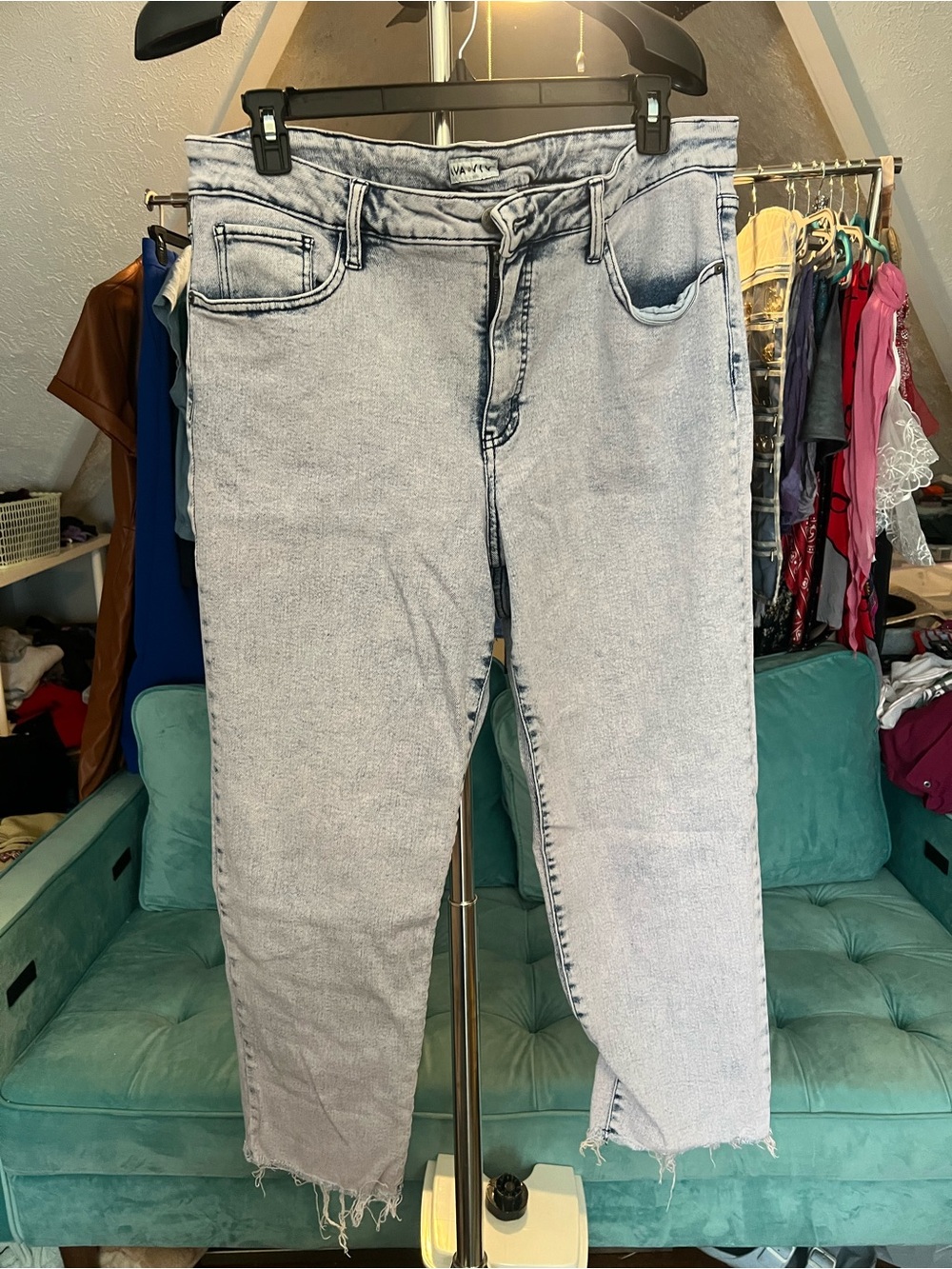 pink light Wash Raw Hem Straight Leg Jeans